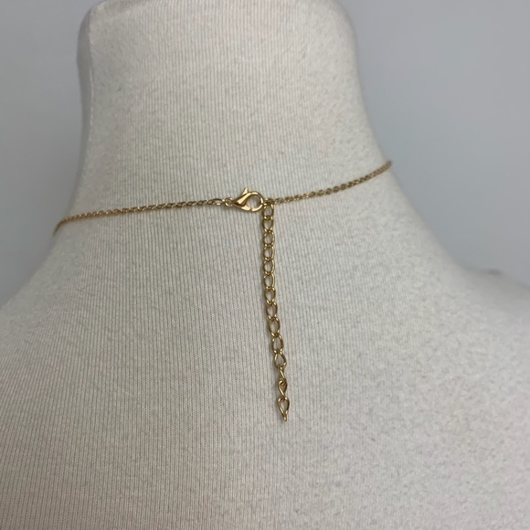 Women’s gold tone purple teardrop statement necklace - Picture 7 of 9